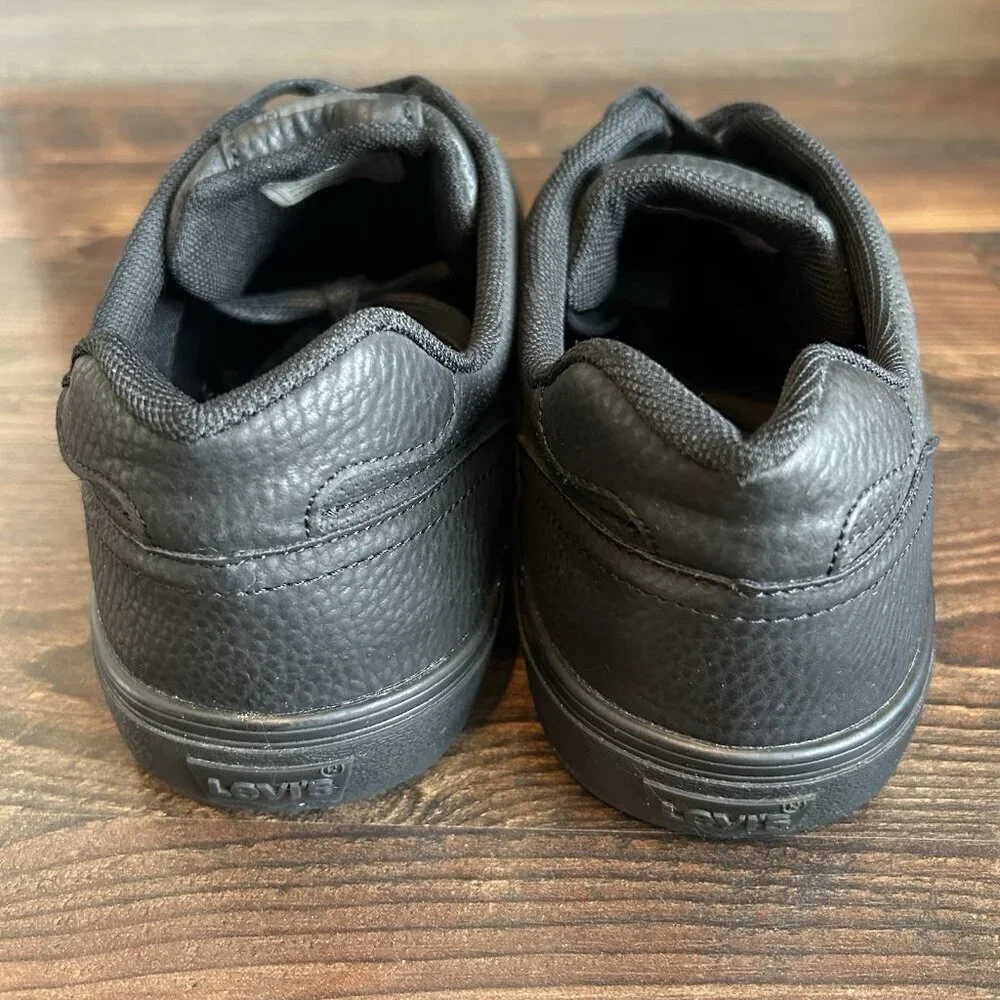 Levi's Men's Sneakers Size 13 Black Lace Up Low Top Shoes Logo EUC
